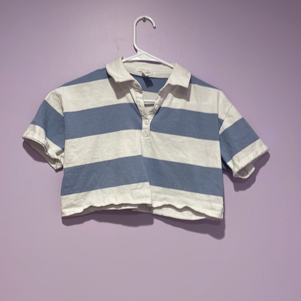 Collard blue and yellow cropped shirts